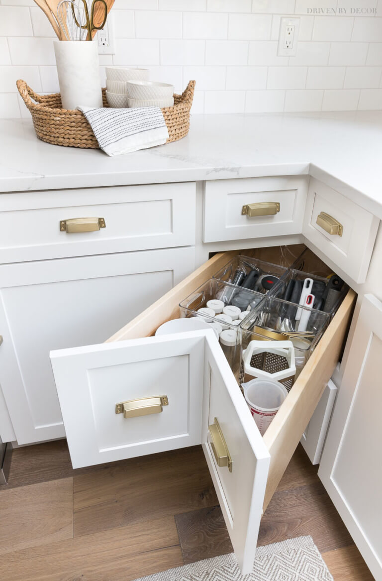 corner kitchen cabinet drawers