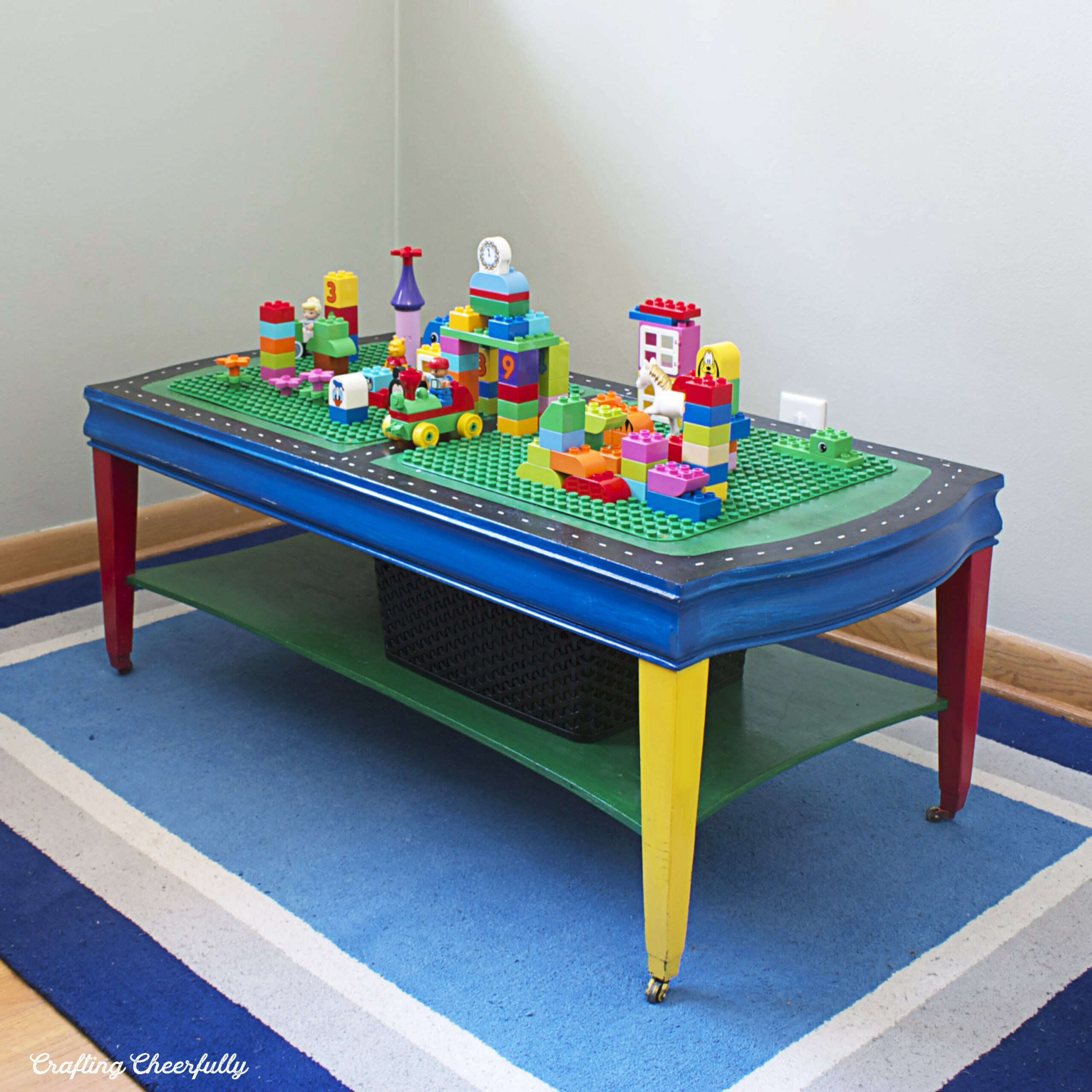 Build a DIY Lego table